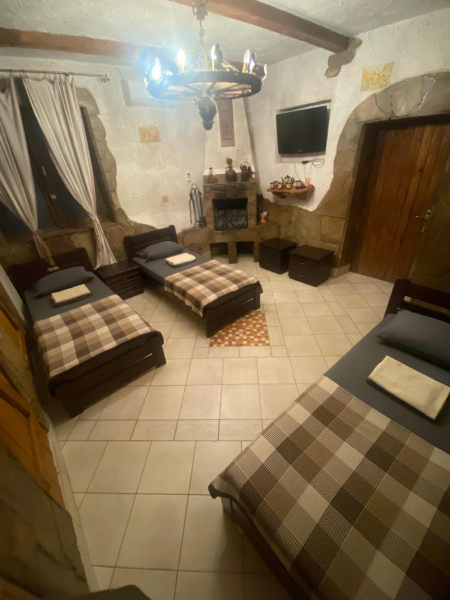 Inn Khlibodarskiy Khlibodarske 外观 照片